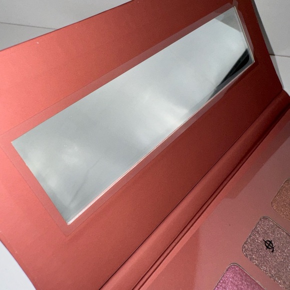 Illamasqua Unveiled Artistry Palette - Picture 7 of 8